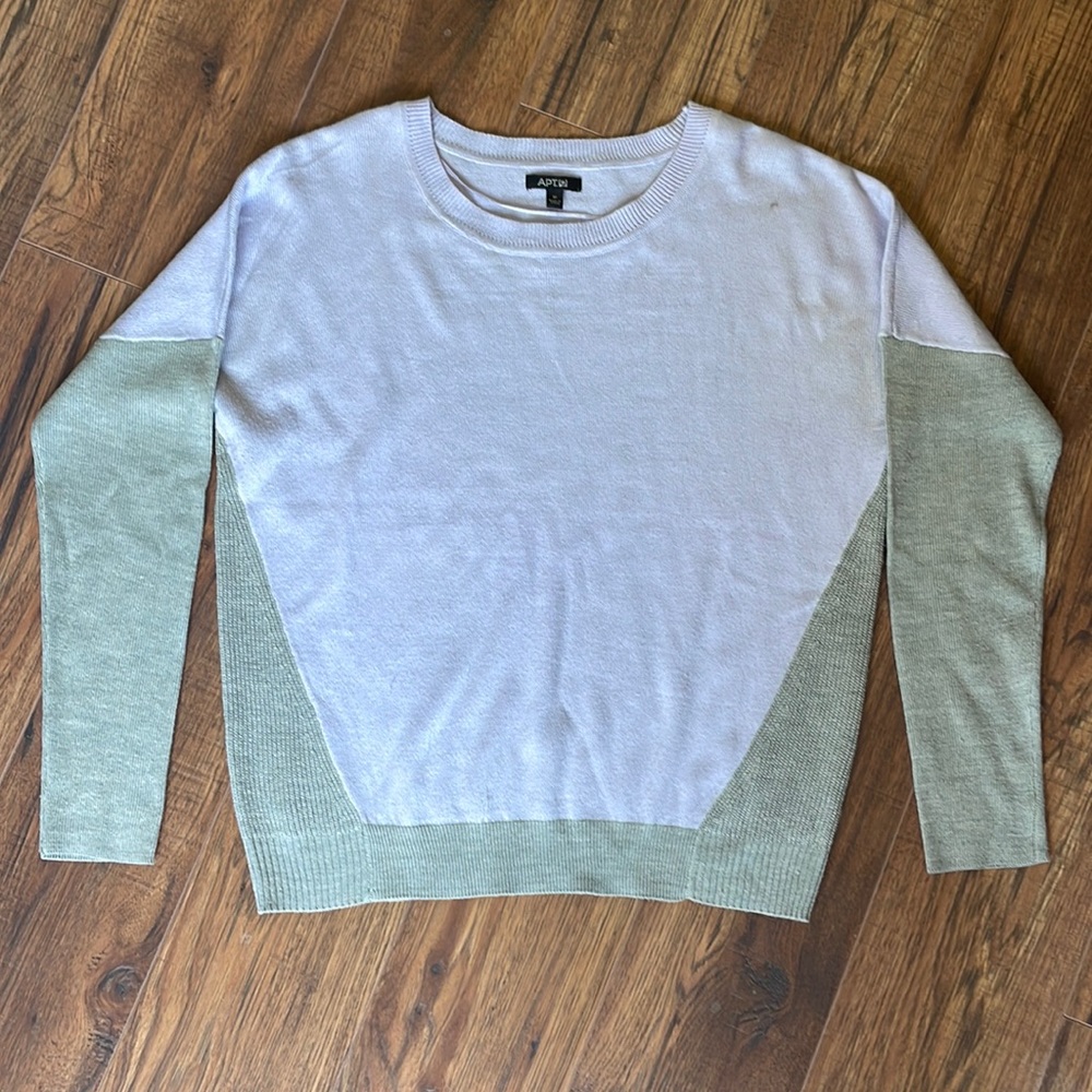 APT.9 Crewneck Sweater